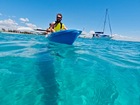 透明な海をスイスイ。カヤックで心もリフレッシュ
