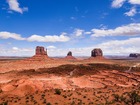 モニュメントバレーを訪問できるのは宿泊付きツアーならでは