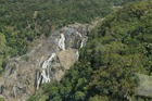 キュランダの行き帰りの途中で見られるバロン滝