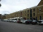 1835～6年に建てられた倉庫群サマランカプレイス