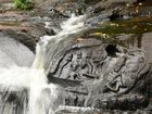 「川底の彫刻」クバールスピアン