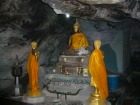 洞窟寺内部の仏像