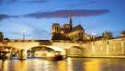 セーヌ川クルーズでは、パリの夕暮れや夜景をお楽しみください。