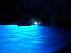 神秘的な「青の洞窟」
