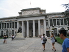 美術館など、マドリード市内の名所を巡ります