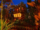 夕闇にそびえるパロネラの城