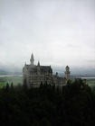 ヨーロッパで最も人気、バイエルン州の霧に浮かぶ白亜の城