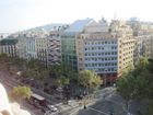 ガウディ建築が至る所に映えるバルセロナの街並み。