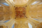 セドレツ地区の聖母マリア大聖堂の美しい天井装飾