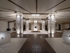 塩を使用した高級感のあるロビー