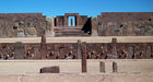 プレ・インカ期の遺跡、ティワナクはラパス人気の観光地。