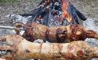 伝統料理子豚の丸焼きもあります