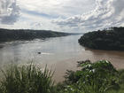 広大なパラマ川は南米3国を隔てる国境でもあります。