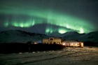 夜はアイスランドの美しいオーロラを探しに行く