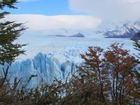 ロスグラシアレス国立公園に位置するペリトモレノ氷河は迫力満点！