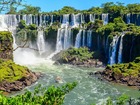 ブラジル側は滝の全景が見られることで知られています