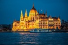 ブダペストの美しい夜景をお楽しみください。