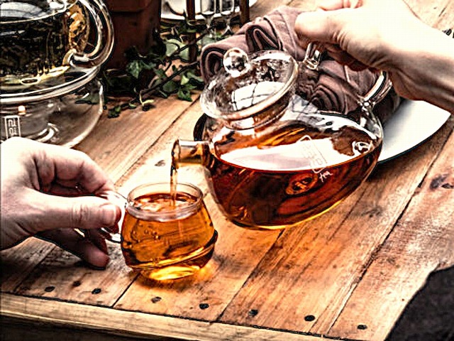 アフリカを代表するお茶、ルイボスティーの試飲付き