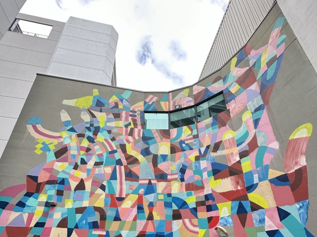 アートに触れる