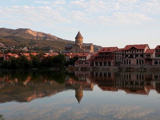 ジョージアの旧都、ムツヘタでは世界遺産の大聖堂、修道院を訪問
