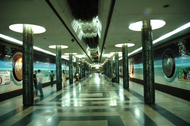 首都タシケントから各都市へ列車で移動