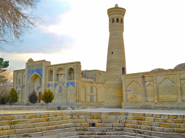 世界遺産ブハラ観光も追加可能。旧市街の散策が楽しめます。