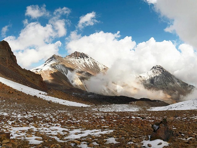 アルメニアの最高峰、アラガツ山（4,090m）