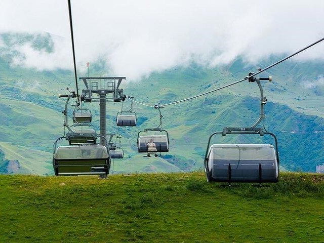 ケーブルカーから絶景が望めます