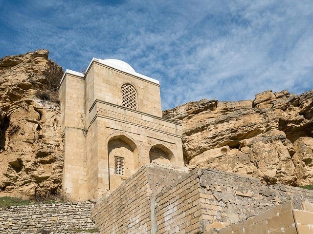 歴史的なディリババ霊廟