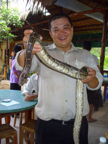 大きな蛇と写真も撮れます!