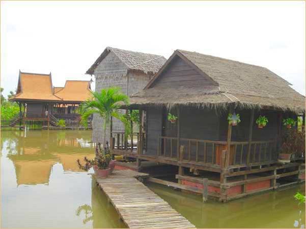カンボジア式の水上家屋