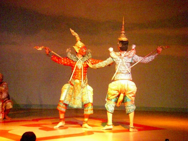 タイの民族舞踊ショー