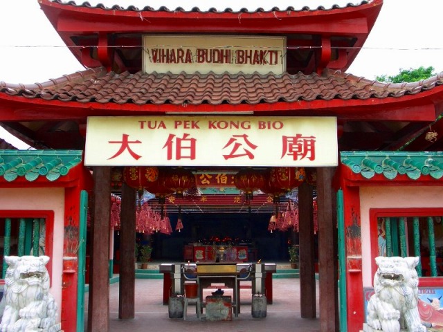 中華系の人が多いバタム島の中国寺院