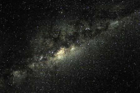 降ってくるような星空に言葉を失います