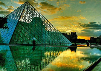 フランス最大規模の美術館・ルーブル美術館