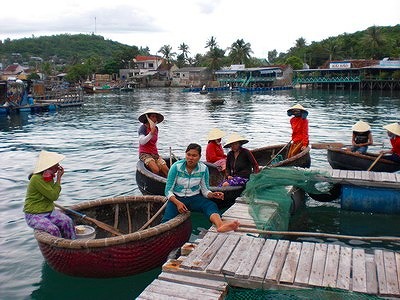 ベトナムらしい素朴な魚の養殖場