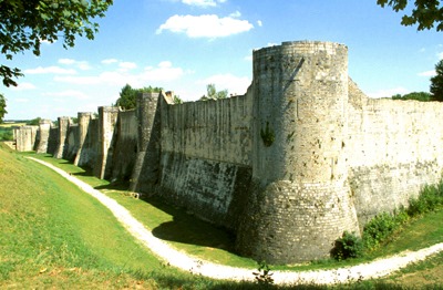 町全体を取り囲む城塞