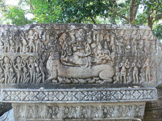 プノンタマウ寺院に残る遺跡