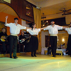ギリシャ伝統のダンスショー