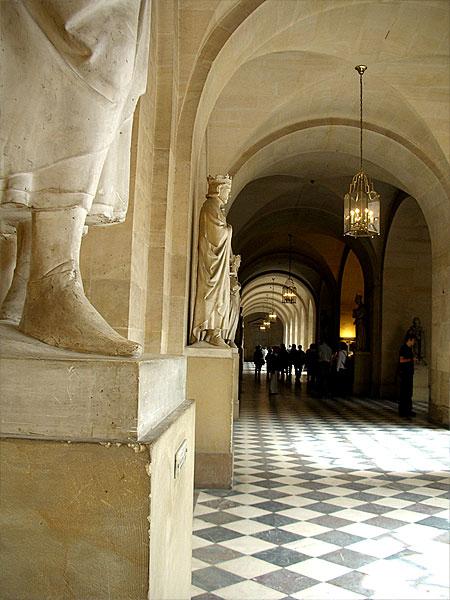 ヴェルサイユ宮殿 一階の回廊