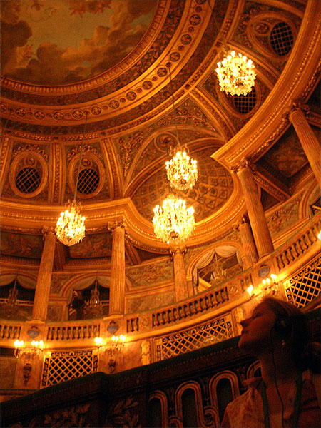 王室オペラ劇場の豪華な内装