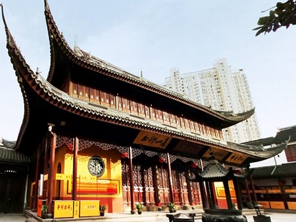 上海最大の禅宗寺院「玉佛寺」