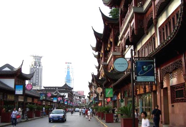 古い町並みを残す「上海老街」
