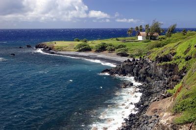ハワイ ハナの美しいコーストラインを巡る