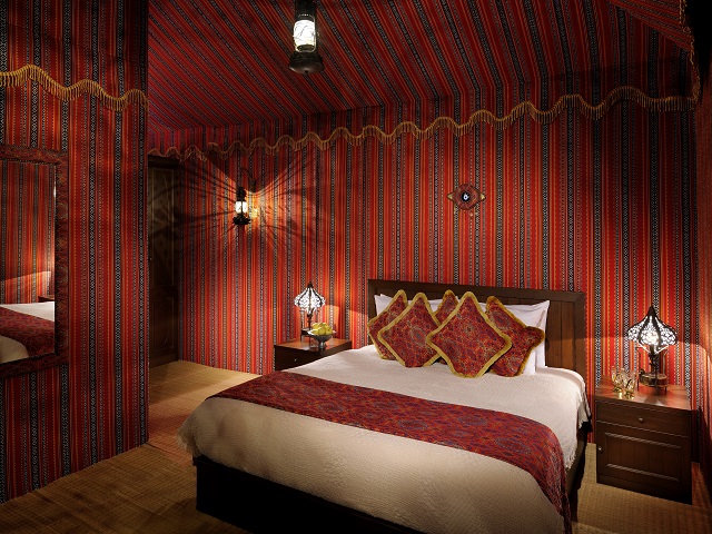 情熱的な真っ赤なベッドルームもあります