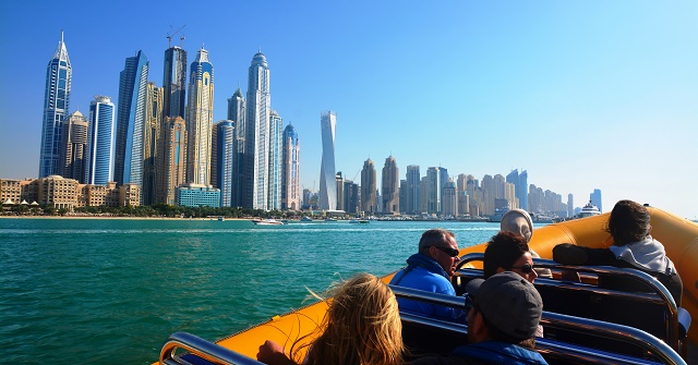 ドバイ ユニーク高層ビルをアラビア湾でボートから観光 午前又は午後 英語ガイド の予約ならホットホリデー