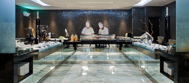 7つ星ホテル「バージュ・アル・アラブ」 で朝食ビュッフェ