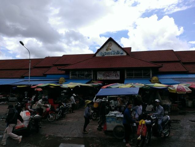 プサー・ルー市場でカンボジアのリアルな姿を体験