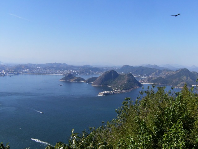 天気がいいとはるか遠くの山々まで見渡せる