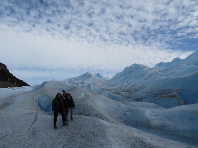 氷河で記念撮影